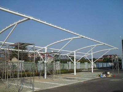 候车厅膜结构,膜结构停车棚
